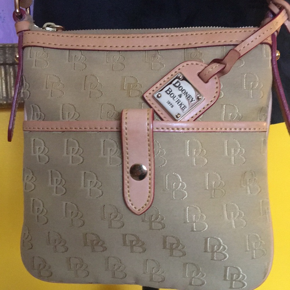 Dooney&Bourke Crossbody Bag